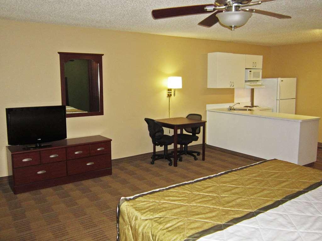 Extended Stay America Select Suites - Detroit - Розвилл Номер фото