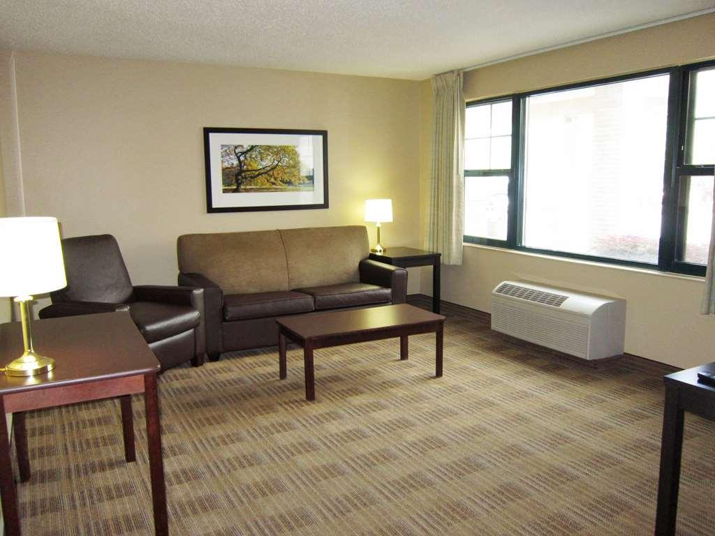 Extended Stay America Select Suites - Detroit - Розвилл Номер фото