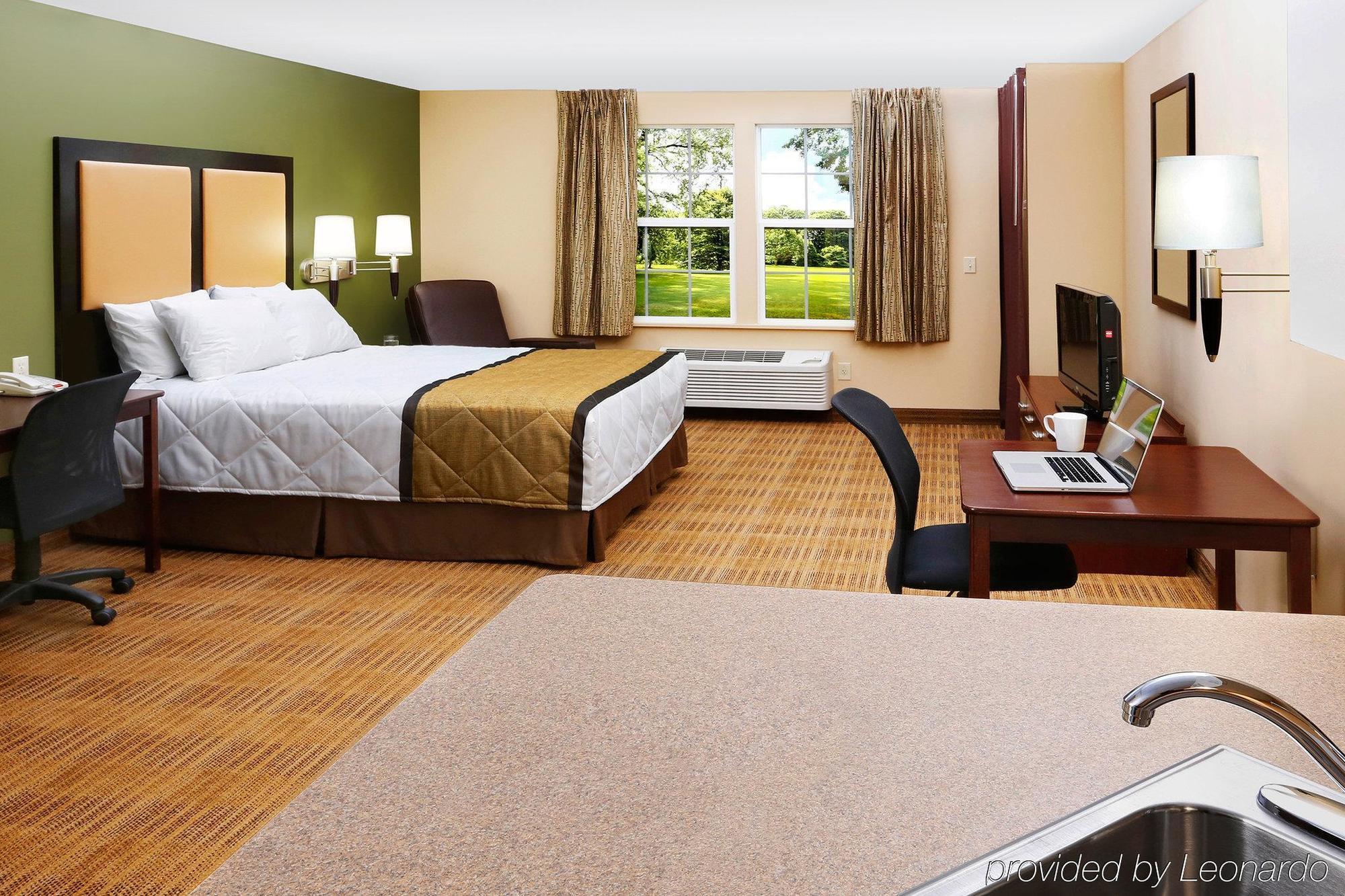 Extended Stay America Select Suites - Detroit - Розвилл Экстерьер фото