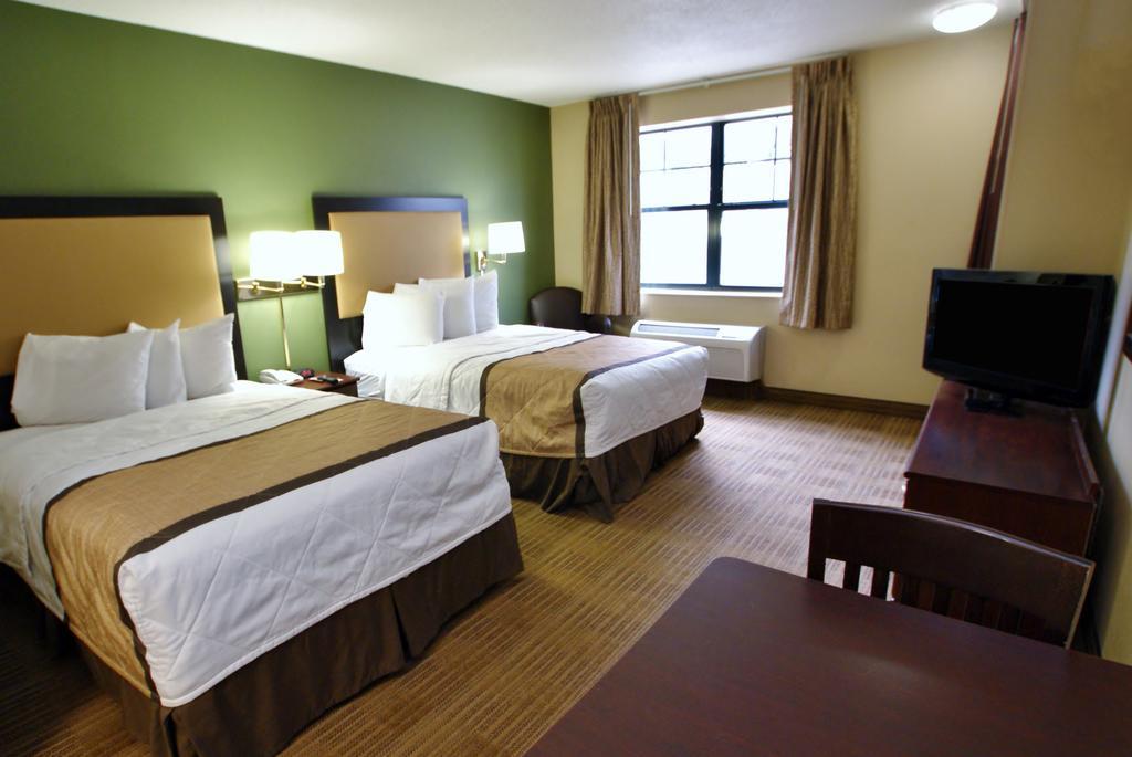 Extended Stay America Select Suites - Detroit - Розвилл Экстерьер фото