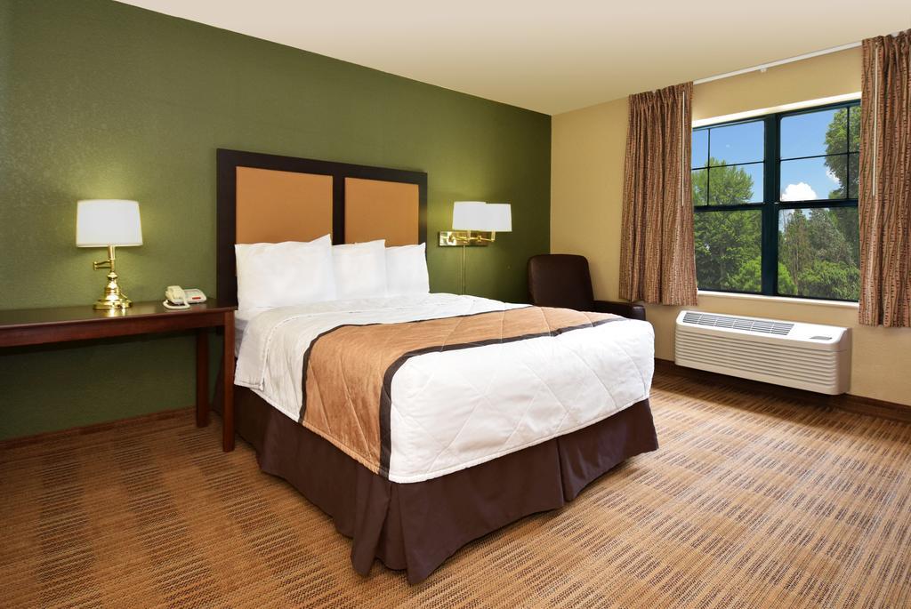 Extended Stay America Select Suites - Detroit - Розвилл Экстерьер фото