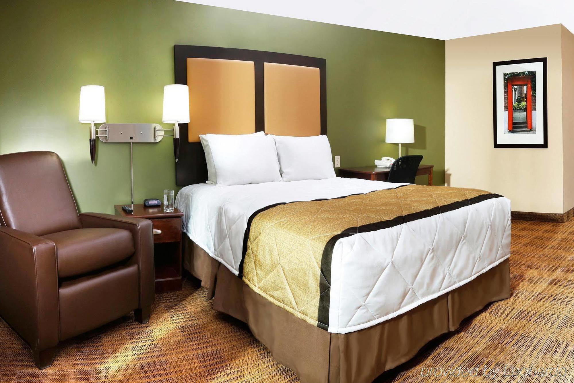 Extended Stay America Select Suites - Detroit - Розвилл Экстерьер фото